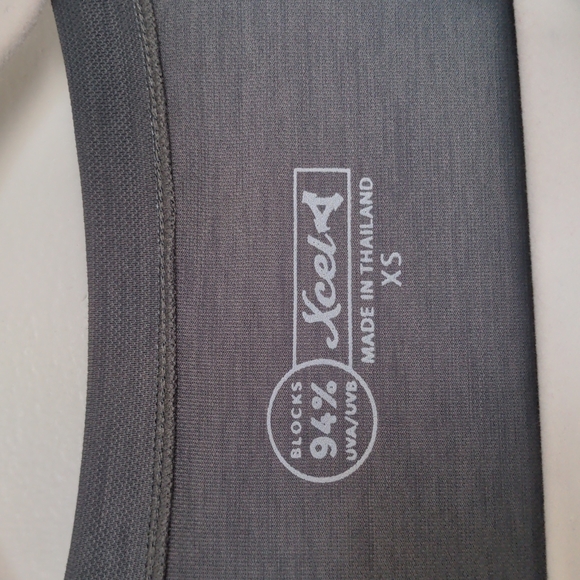 NWOT UVA/UVB blocking rash guard long sleeve top Xcel - Picture 4 of 7